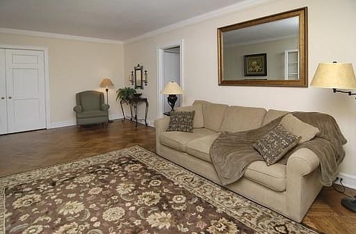 4th image of 2052 N Lincoln Park W APT 1605