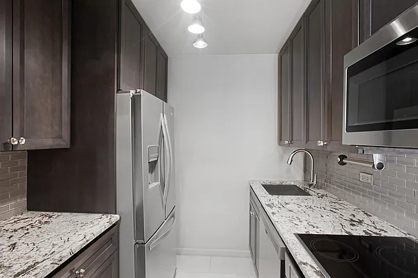 Sold by R New York | media 6