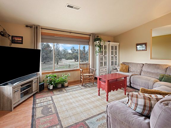 3rd image of 5871 SW Badger Rd