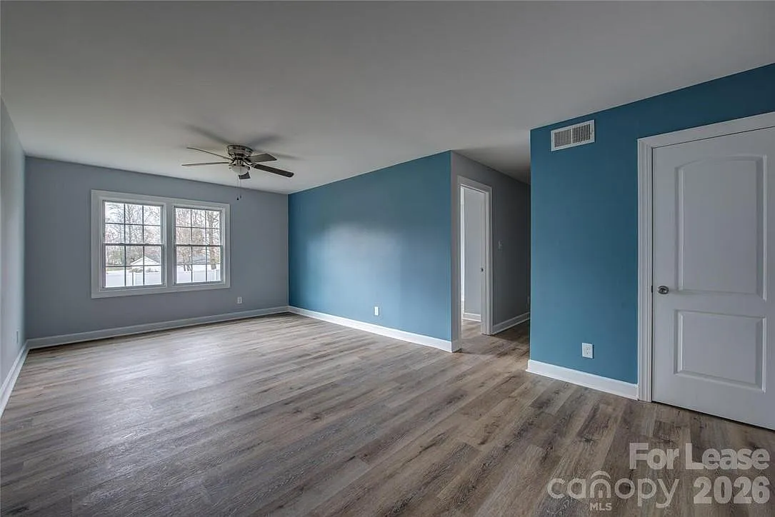 2 bed, 1.0 bath, $1,145 — Photo 2