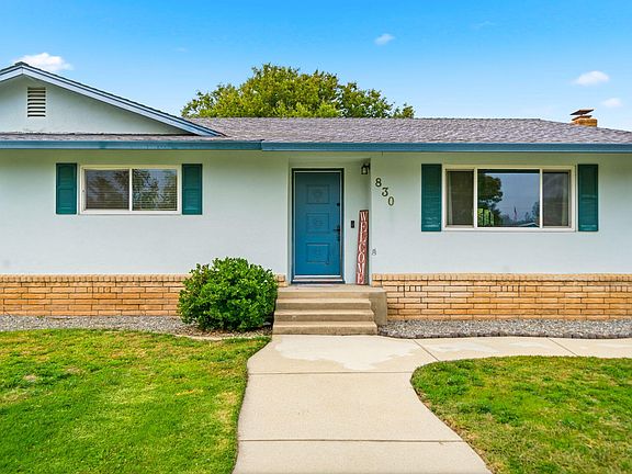 3rd image of 830 Middle St