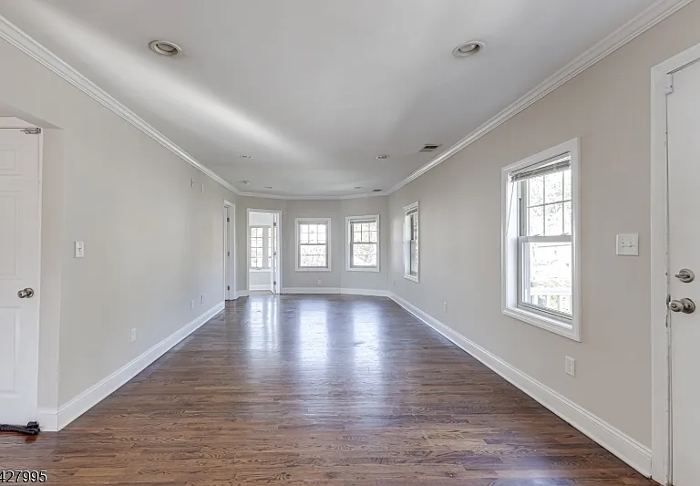 35 Burnside Ave #B — Photo 14