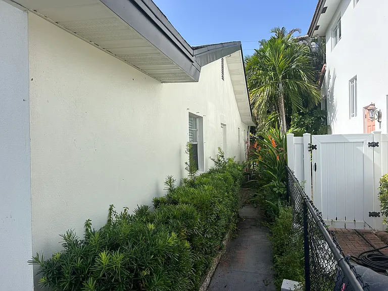 71 18th Ave S — Photo 3