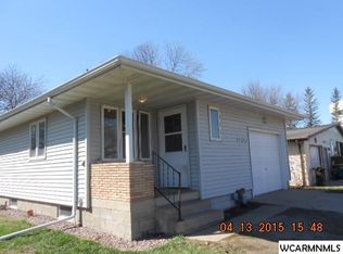 1200 Lakeview Ave, Windom, MN 56101