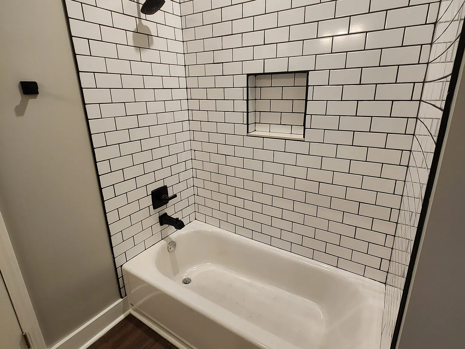 1 bed, 975 sqft, $1,400 — Photo 4
