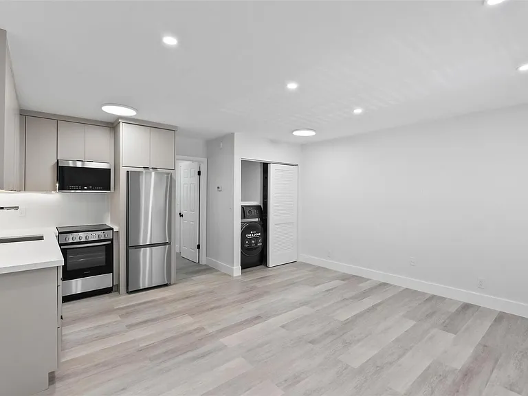1101 NE 18th Ave #8 — Photo 1