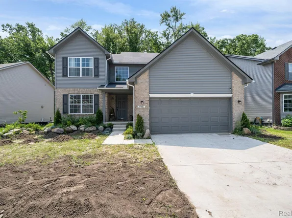 37481 S Dianne Ln, New Boston, MI 48164