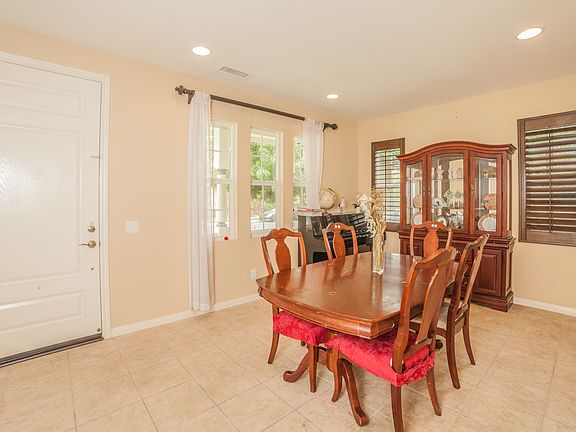 3rd image of 428 Hudson Dr