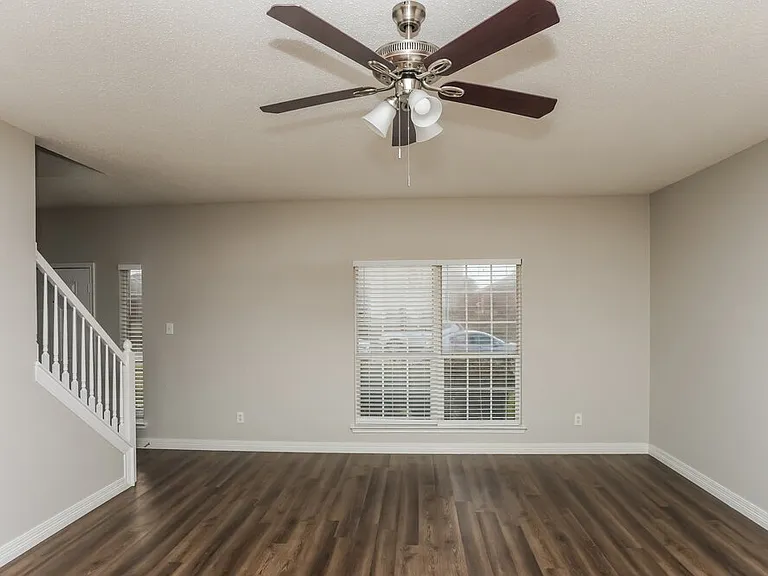 1530 Aberdeen Dr — Photo 4
