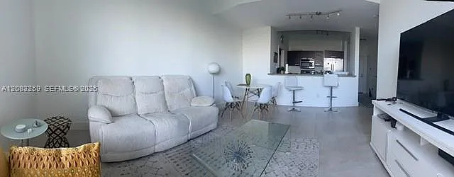 Nordica Condo — Photo 2