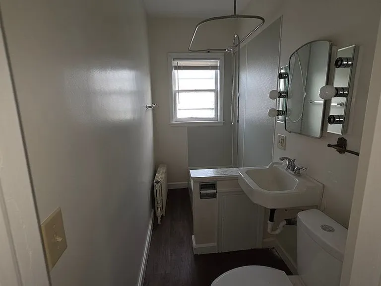 124 E Rose St — Photo 7