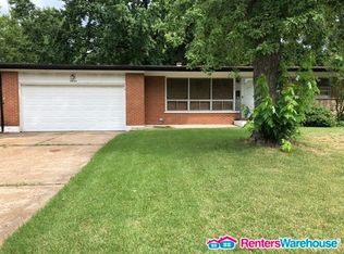 9634 Newton Dr, Saint Louis, MO