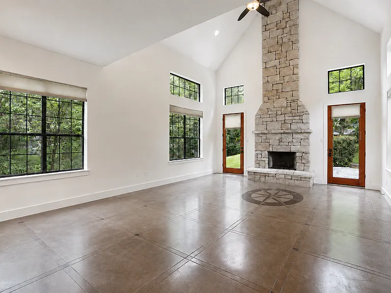 2309 Kinney Rd — Photo 5