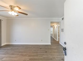 7600 Emmett F Lowry Expy APT 302, Texas City, TX 77591