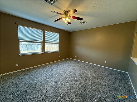4th image of 5009 Bridgewood Dr