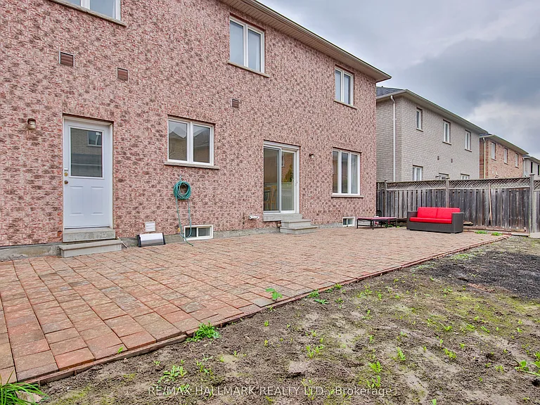 15 Briarglen Rd — Photo 49