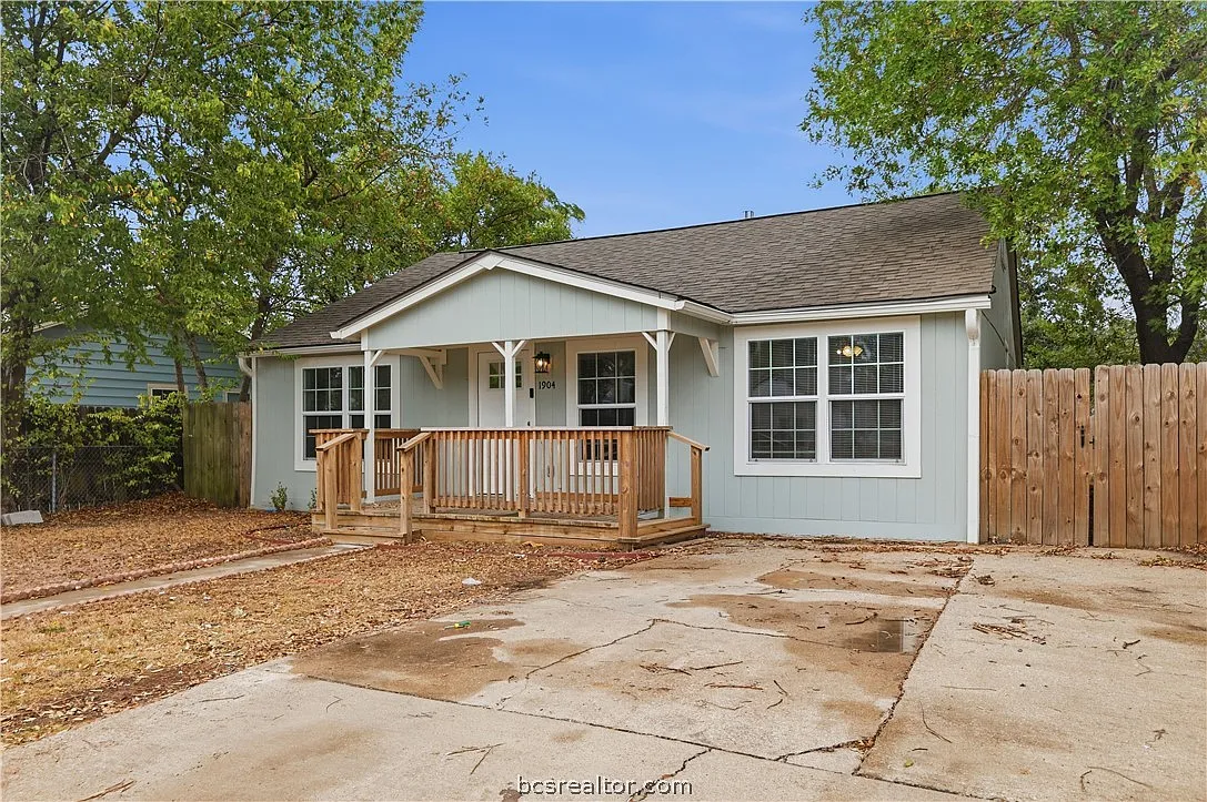 3 bed, 2.0 bath, 1152 sqft, $1,875 — Photo 3