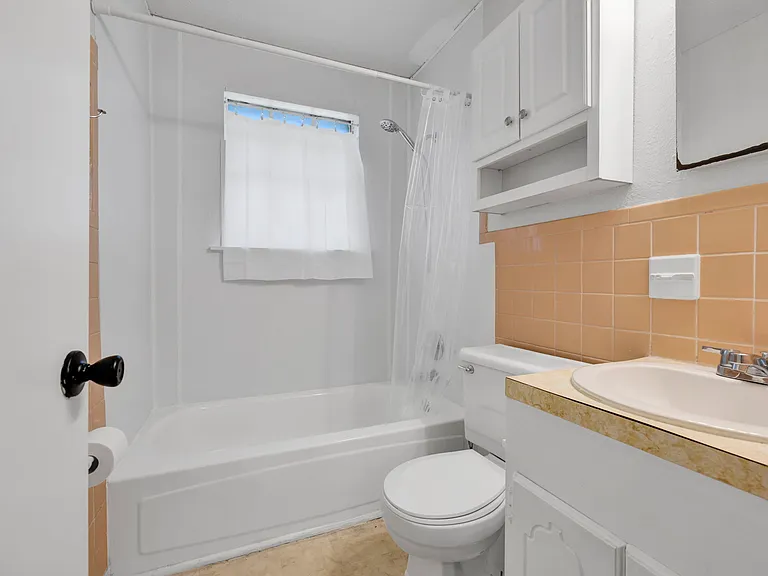 2900 Holt Dr — Photo 23