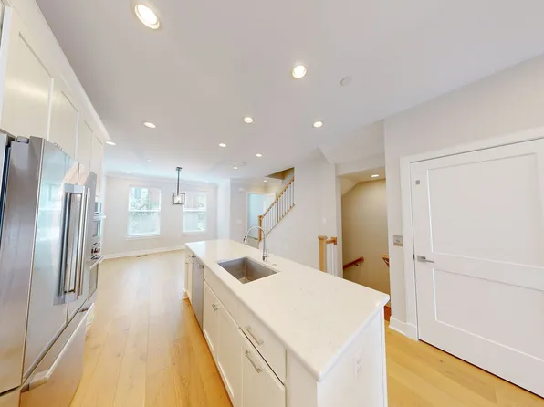 10324 Grosvenor Pl, North Bethesda, MD 20852