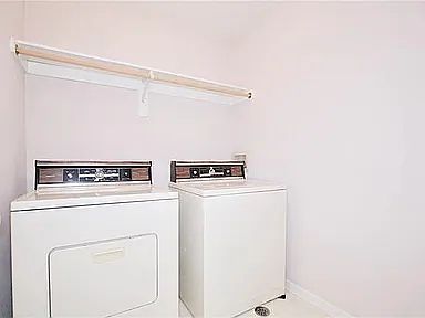 3rd image of 15204 W 139th Ter