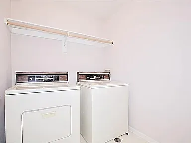 15204 W 139th Ter — Photo 3
