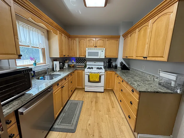 36 Van Dam Ave #1 — Photo 11