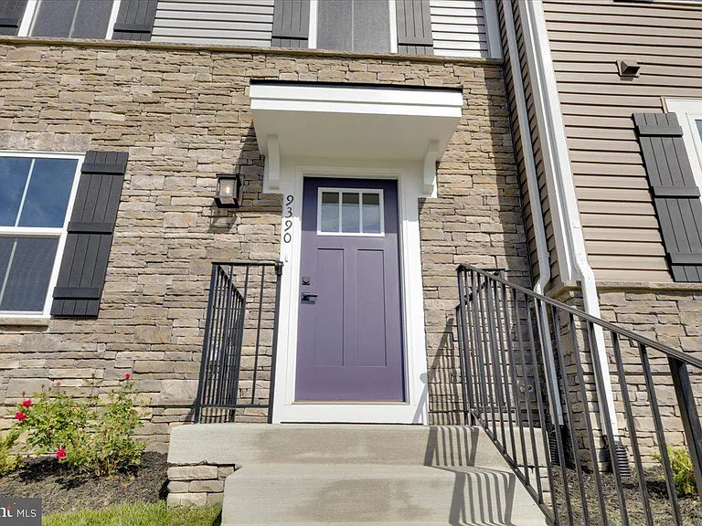 9390 Tanfield Dr — Photo 46