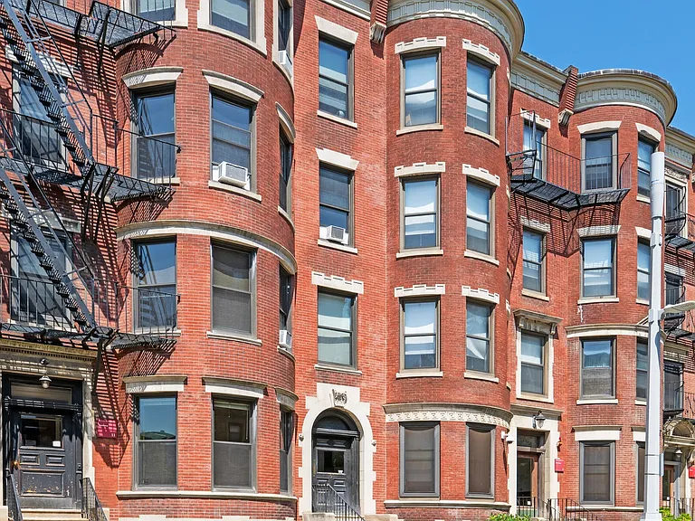 9 Buswell St #3R — Photo 5