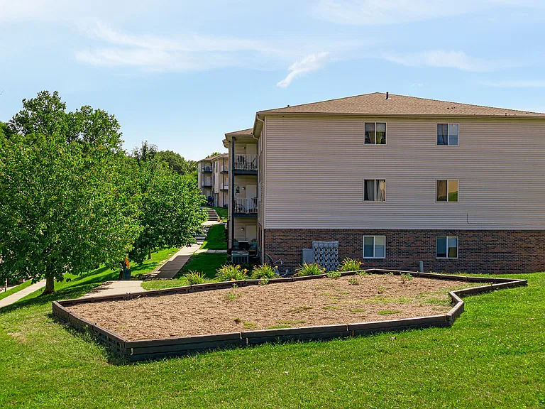 Parkview Apartments — Photo 8