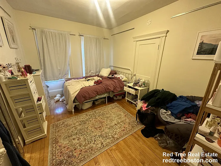 229 Harvard St #6 — Photo 6