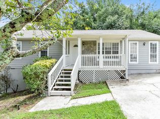 564 Crestridge Ct, Stone Mountain, GA 30083