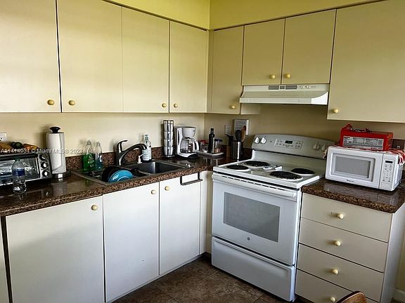 5th image of 209-211 SE 1st St #209