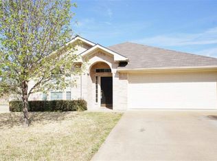 19371 King Ranch Dr, Flint, TX 75762