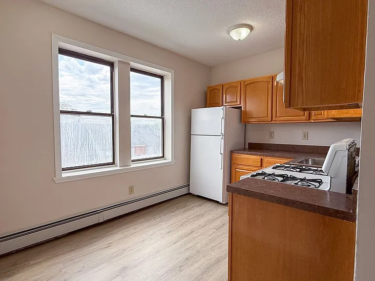 26 Congress St / Luca Investments LLC — Photo 25