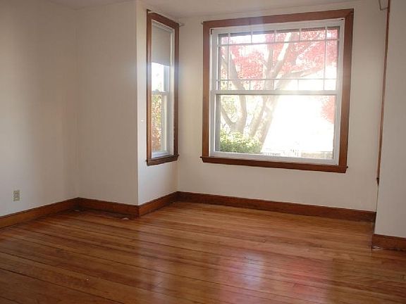 3rd image of 343 Crescent St #1