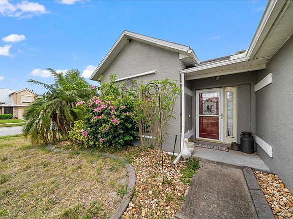 3rd image of 1584 Dandelion Dr