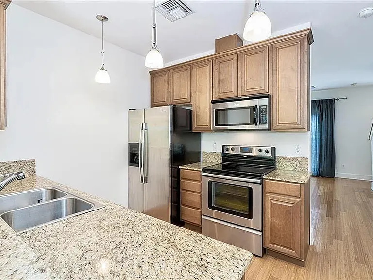 13420 Lyndhurst St #602 — Photo 11