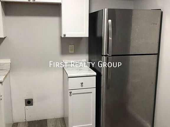 5th image of 315 N Broadway St #2