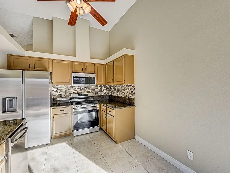 2723 Lovington Dr — Photo 13