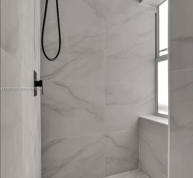 709 SW 4th Ct #4 — Photo 5