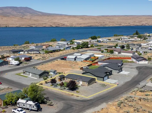 411 Summer Pl SW, Mattawa, WA 99349