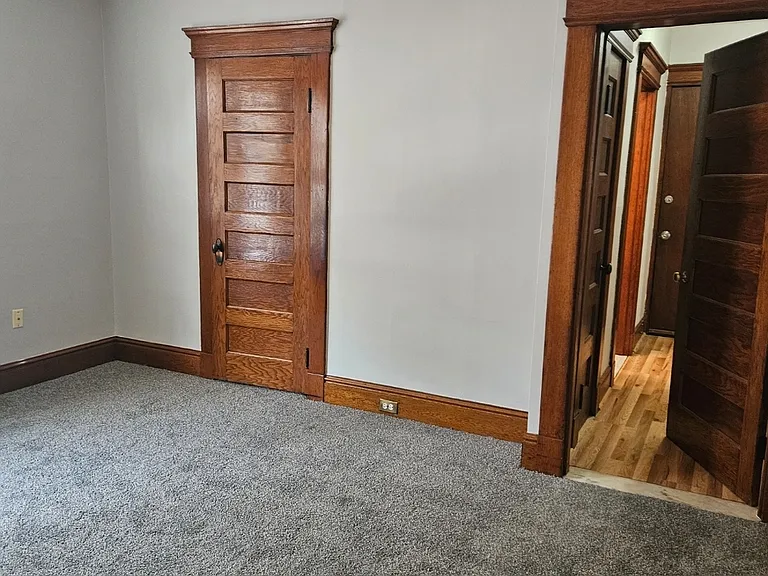 583 Washington Ave — Photo 5