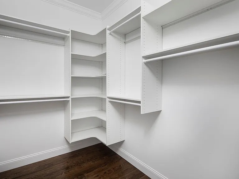121 N Washington Ave — Photo 15
