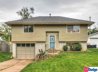 5902 Weir St, Omaha, NE 68117
