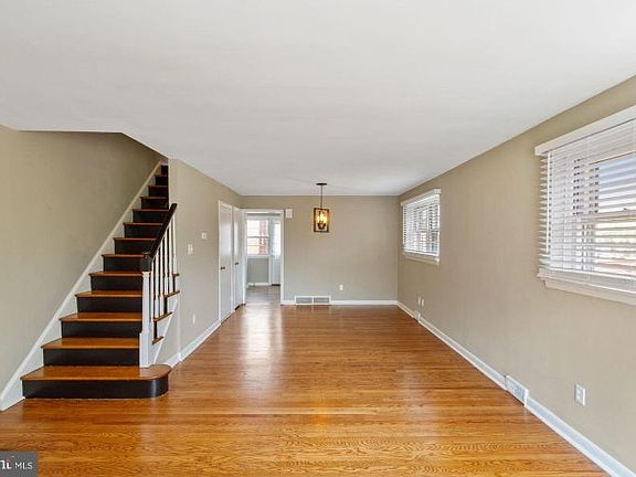 2nd image of 4001 Evans Ln