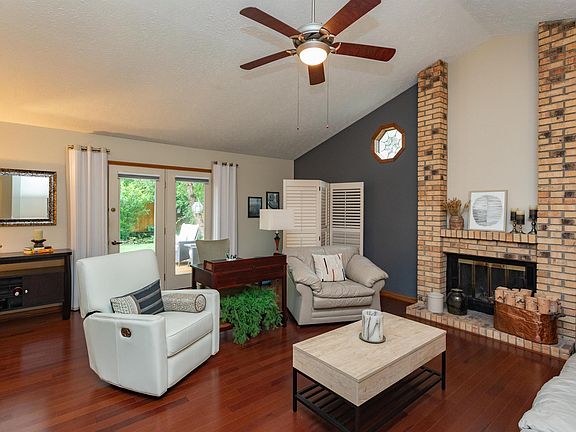 2nd image of 317 Lodi Ln