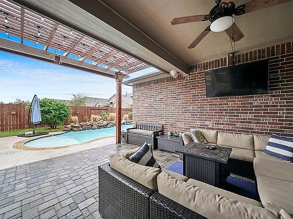2nd image of 22086 Mission Canyon Ln