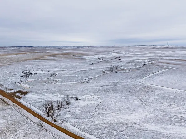 49th St SW #200A, Hebron, ND 58638