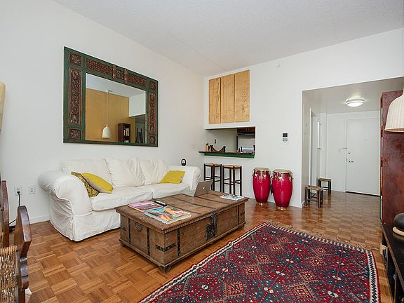 5th image of 300 W 135th St #M2