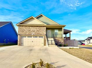 201 Ardell Dr, Clarksville, TN 37040